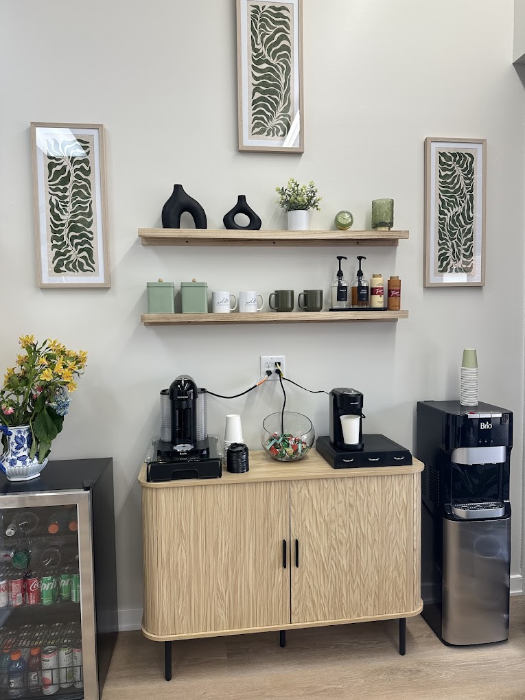 The Mane Element’s Relaxing Client Refreshment Bar